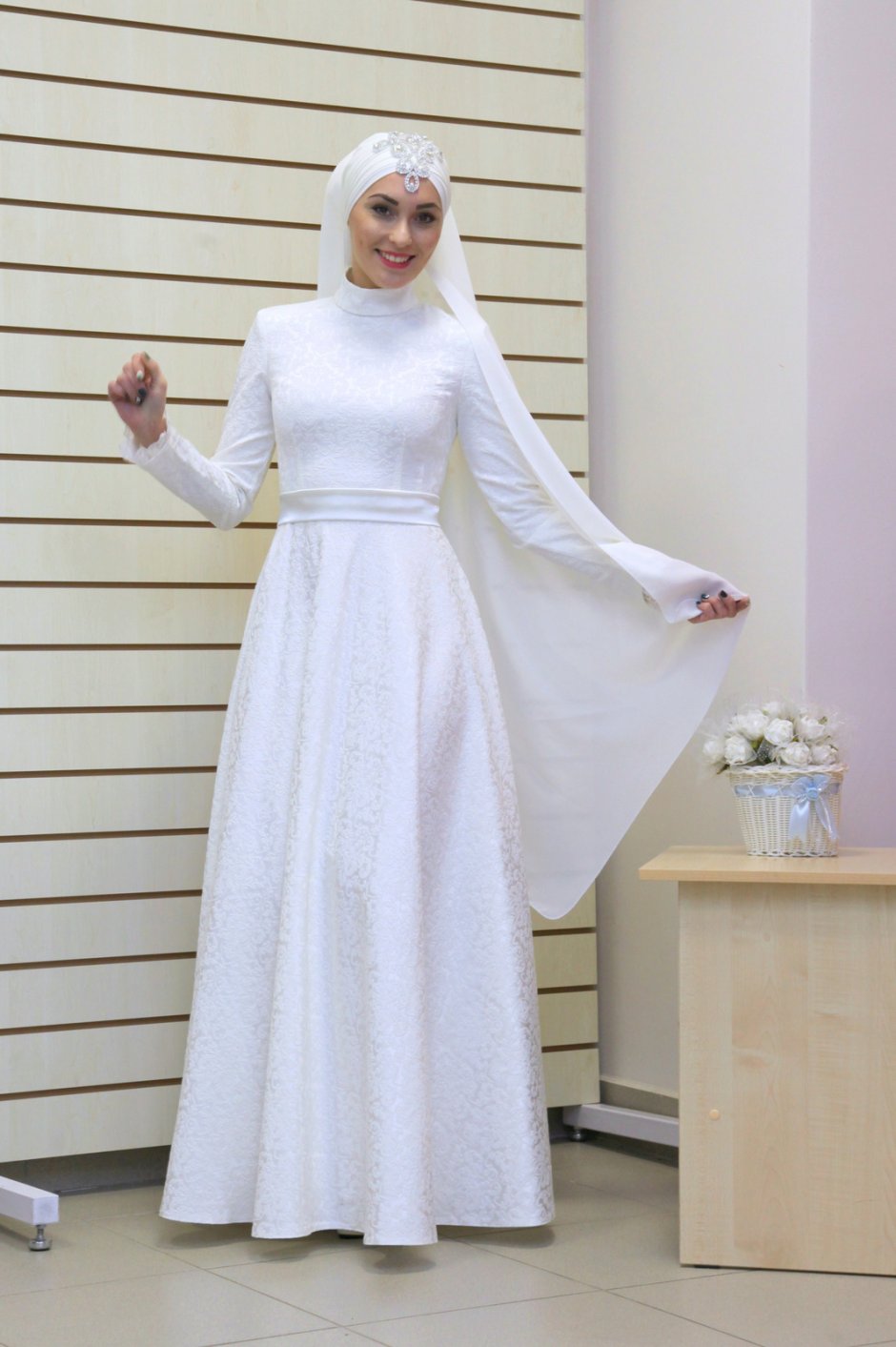 Мусульманка в белом платье
