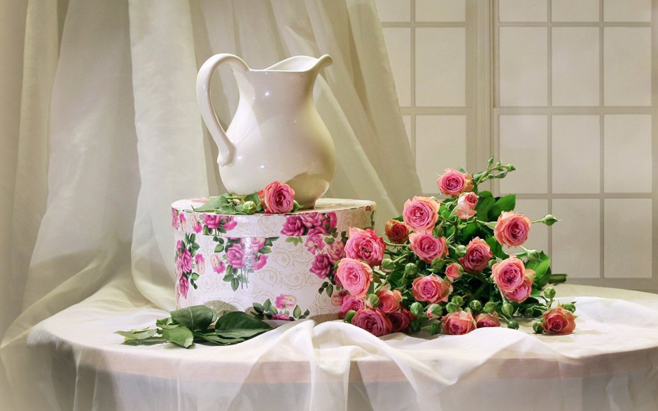 Чайные розы натюрморт