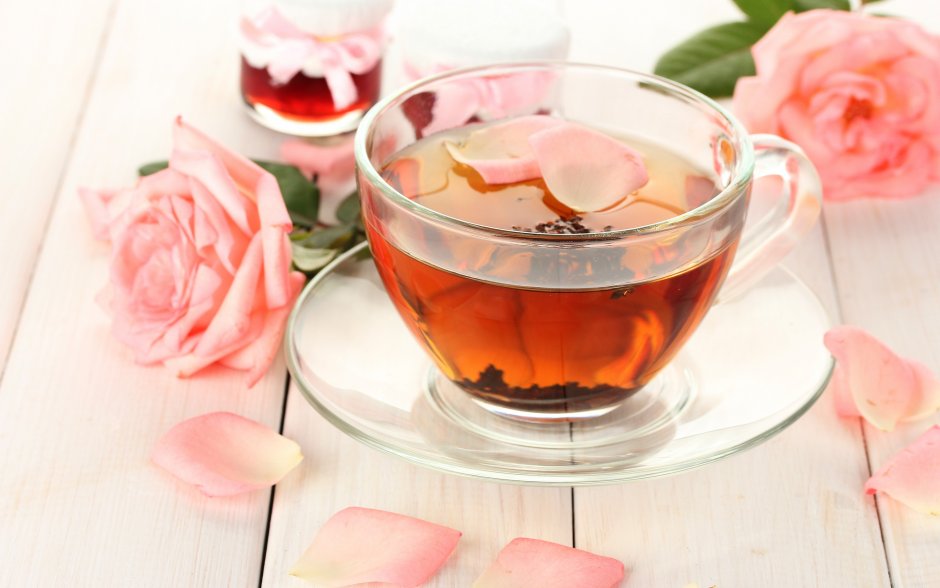 Чай с лепестками роз