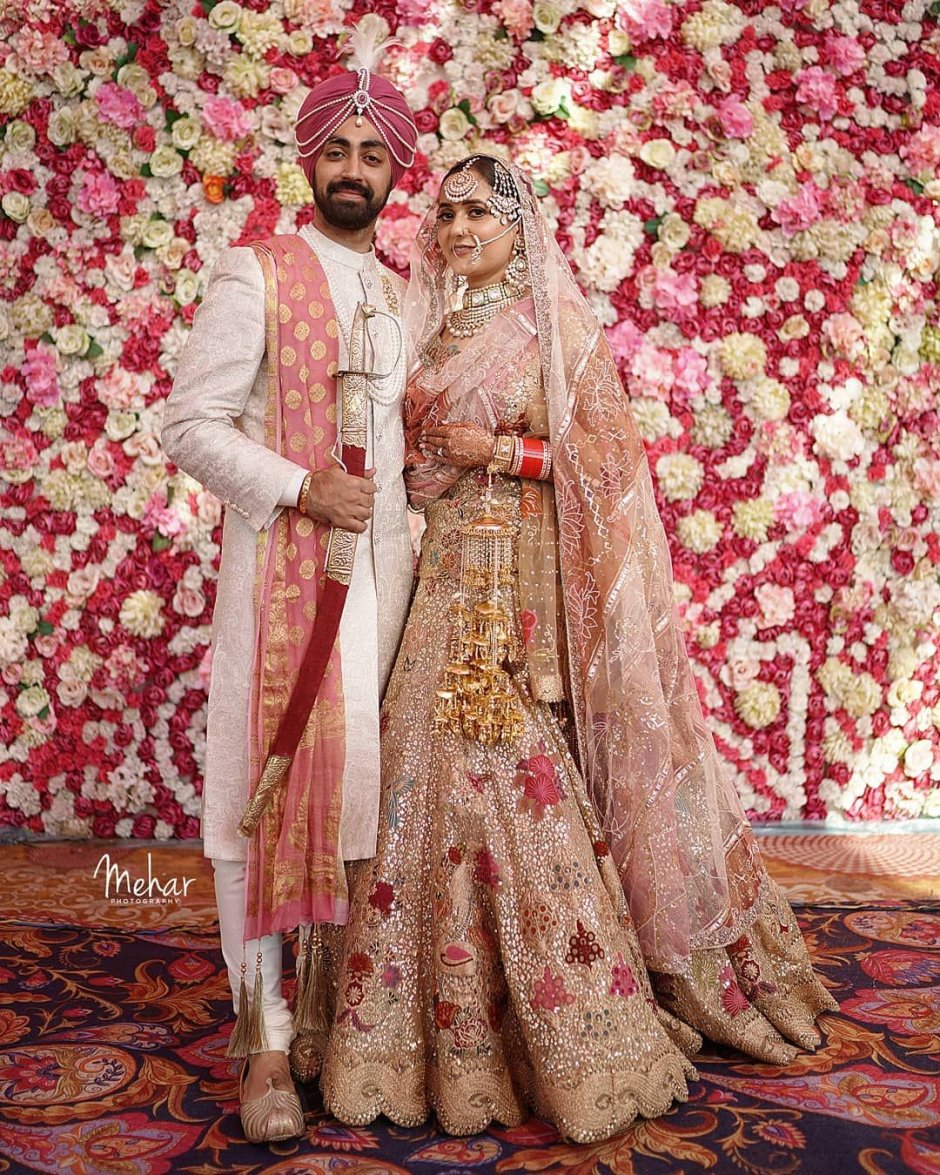 Скромный свадебный наряд в Индии