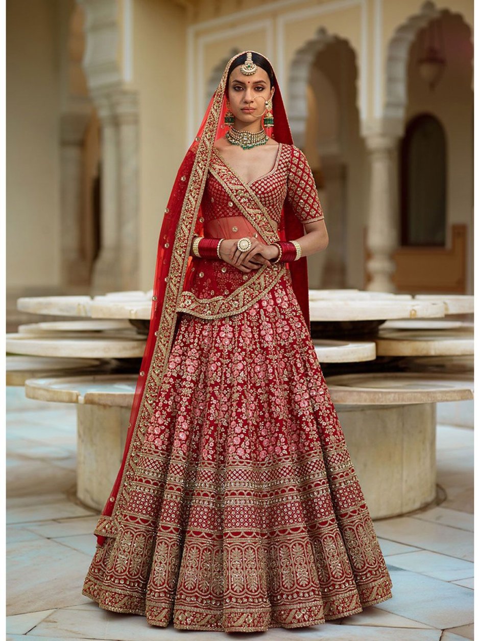 Свадебное индийское платье Lehenga