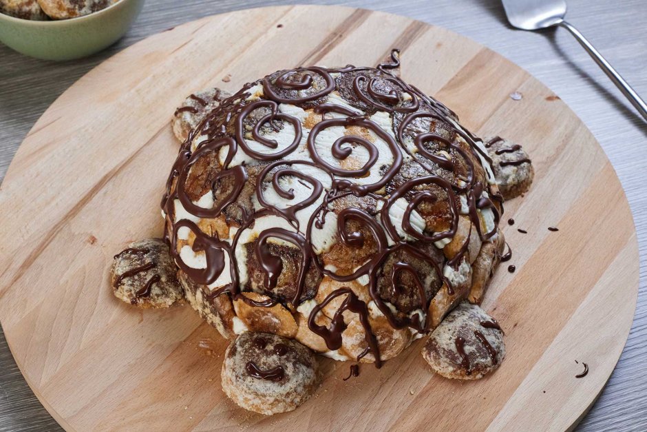 Торт со сметаной пряниками и бананами черепаха