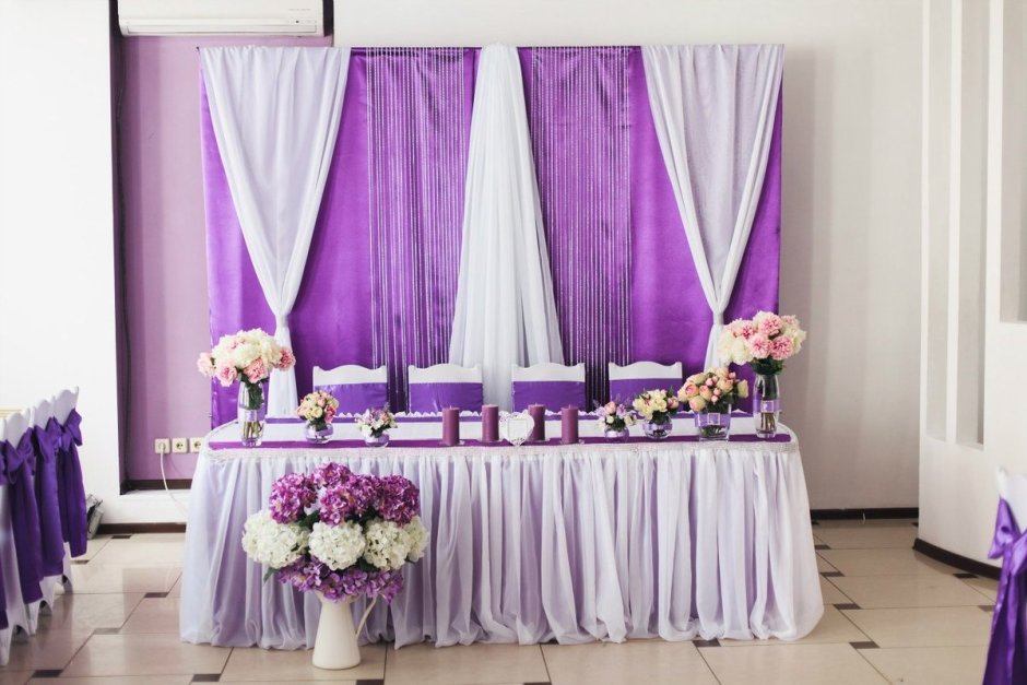 Украшение зала на свадьбу фиолетовый