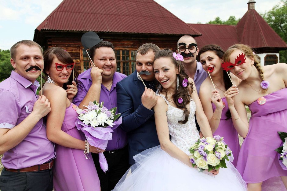 Свадьба в сиреневых тонах жених и невеста