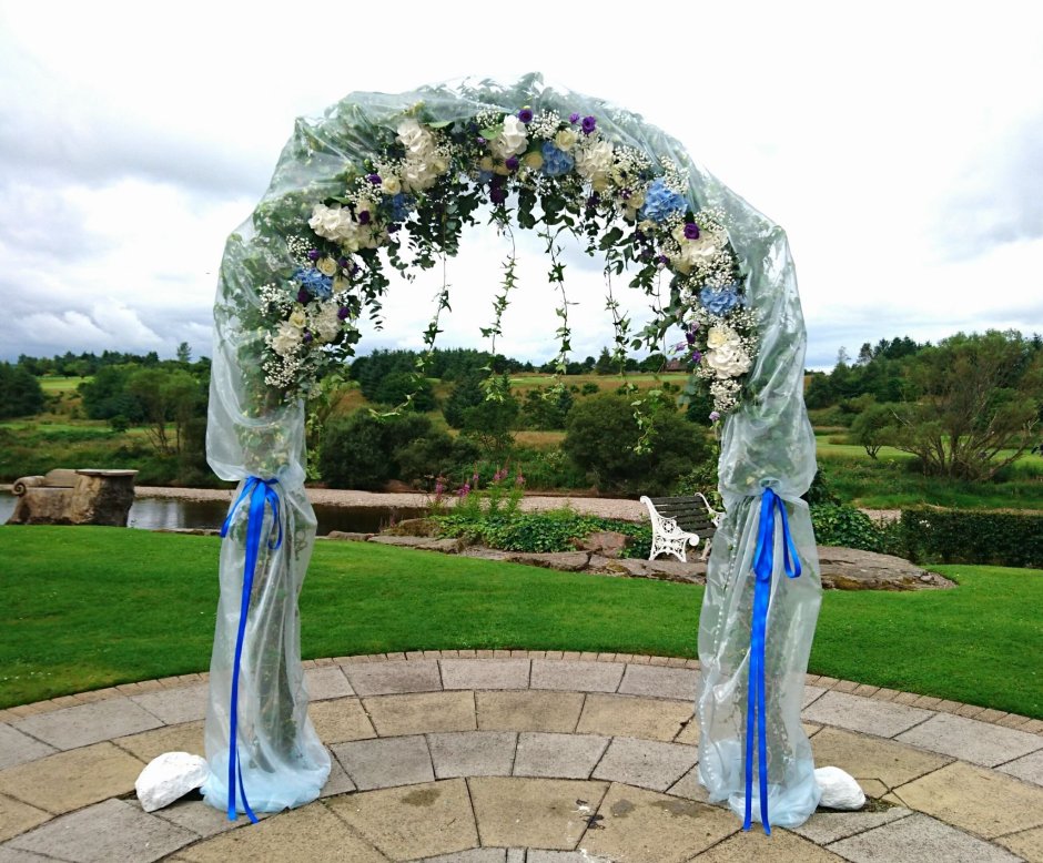 Свадебная арка в зеленом цвете