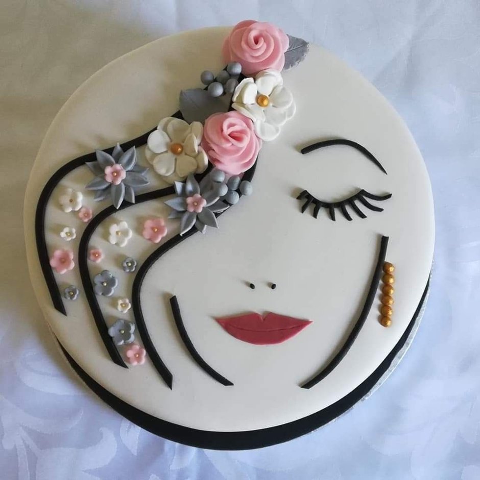 Торт с женским лицом