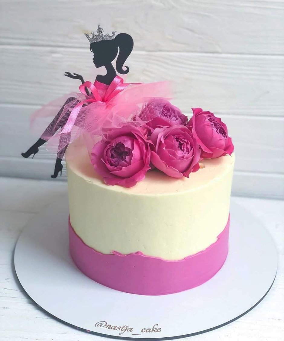 Торт для девушки с цветами