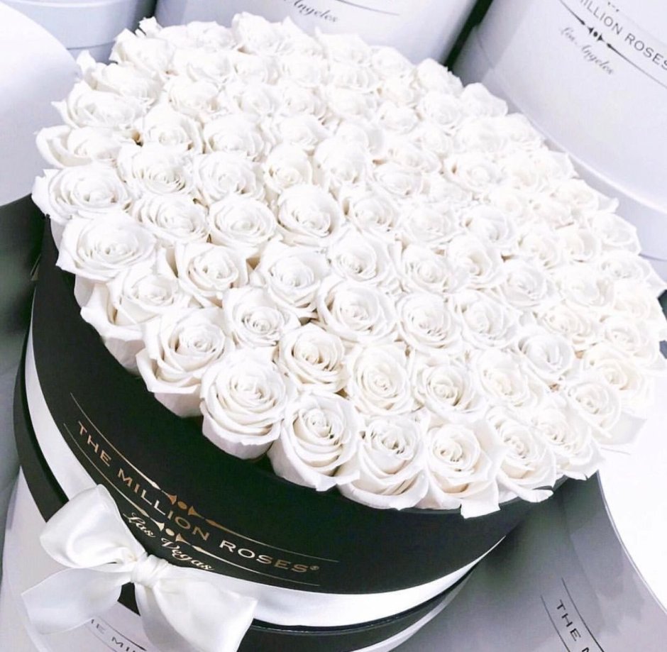 С днём рождения белые розы