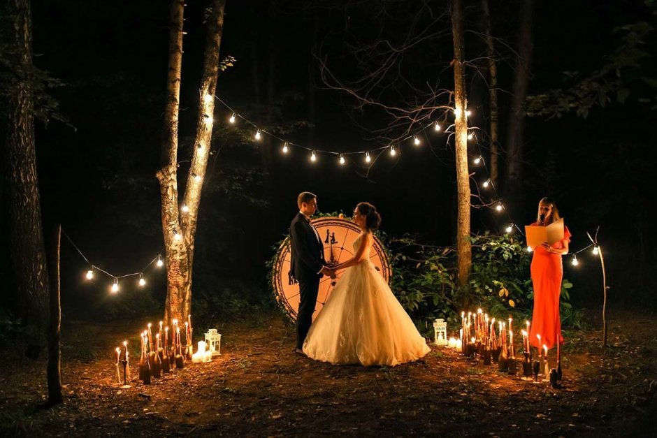 Свадьба на природе ночью