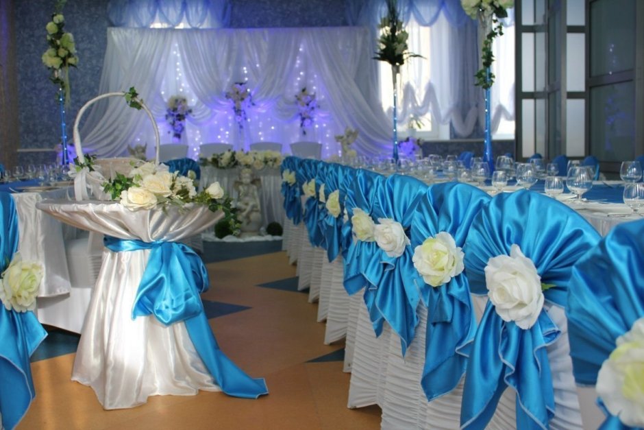 Свадебные украшения в голубом