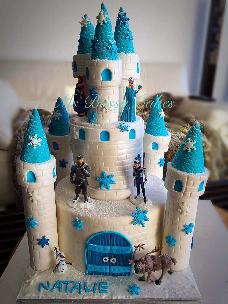 Торт голубой замок