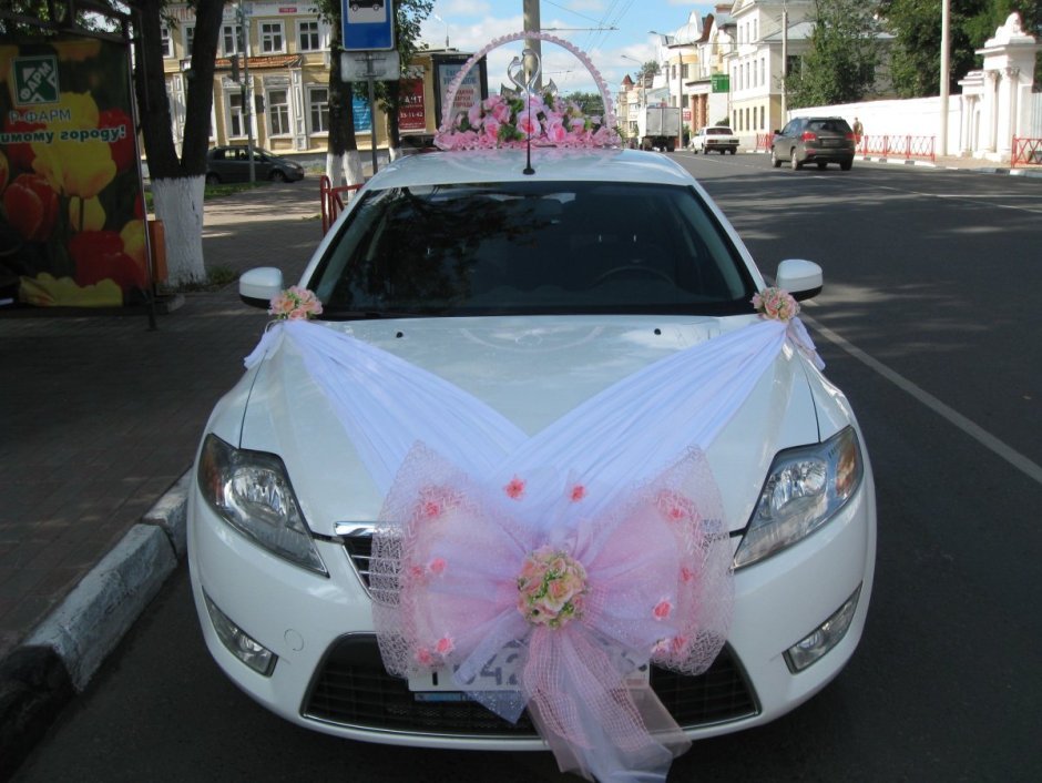 Украшение на машину невесты на свадьбу