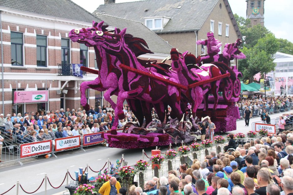 Цветочный парад в Нидерландах
