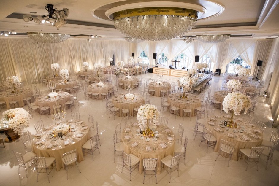 Шикарный зал для свадьбы