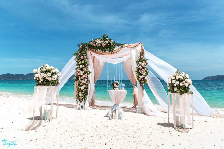 Свадебная церемония на острове