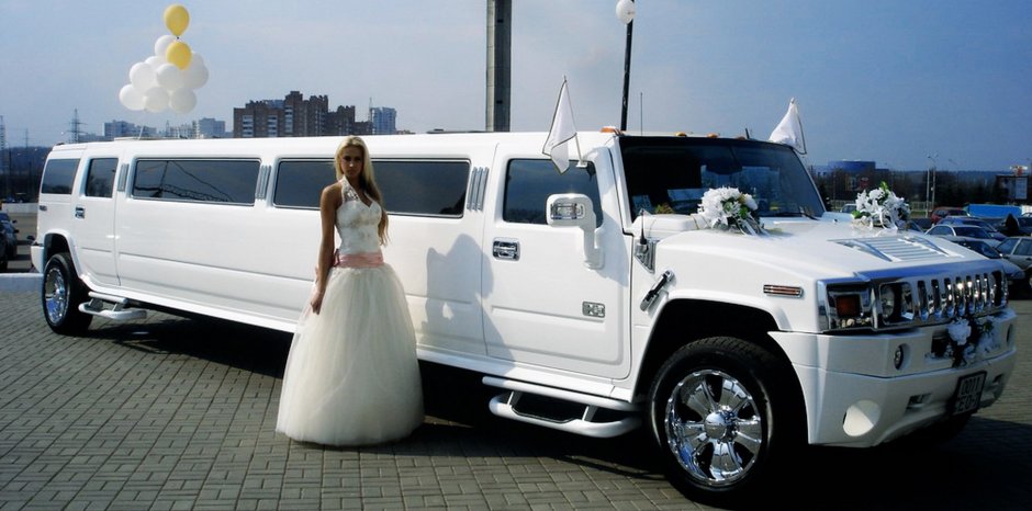 Лимузин на свадьбу красивый