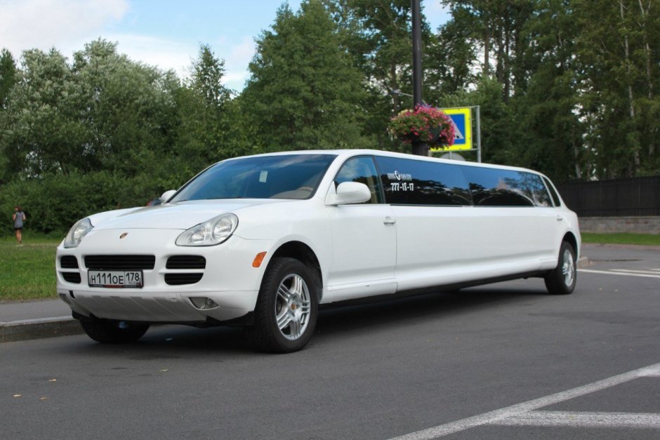 Porsche Cayenne Limousine