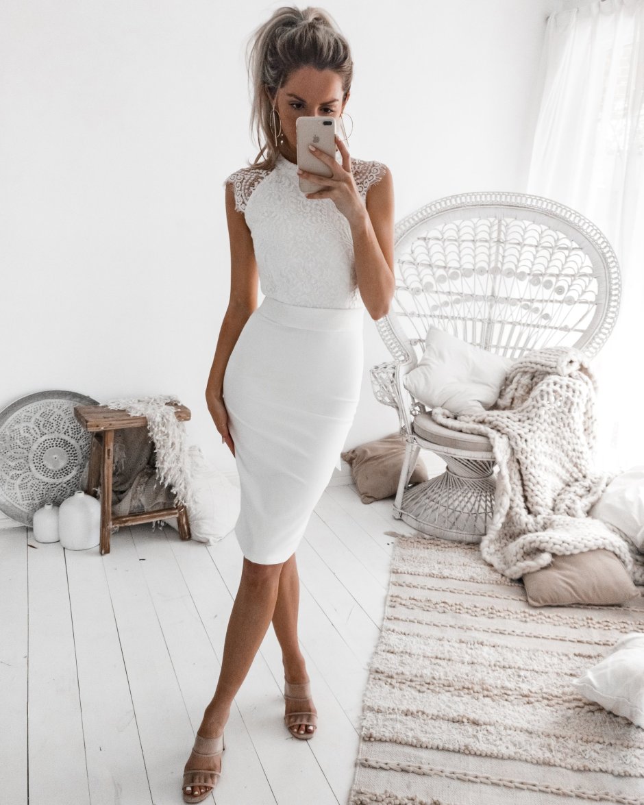 Элегантное белое платье
