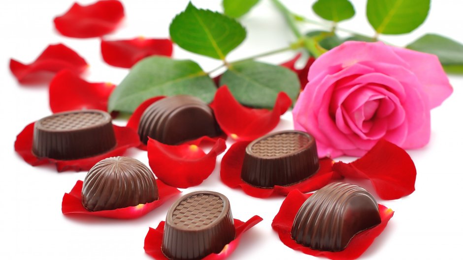 Розовые конфеты шоколадные