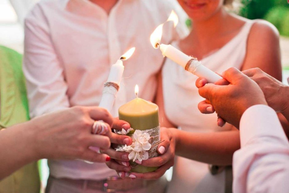 Свечи для зажжения семейного очага на свадьбе