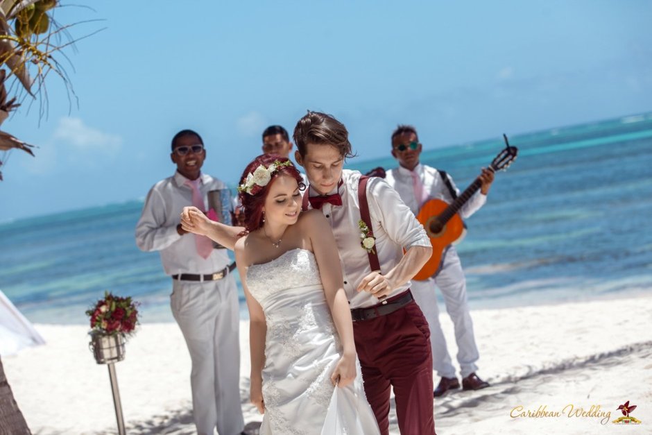 Свадебные музыканты на пляже