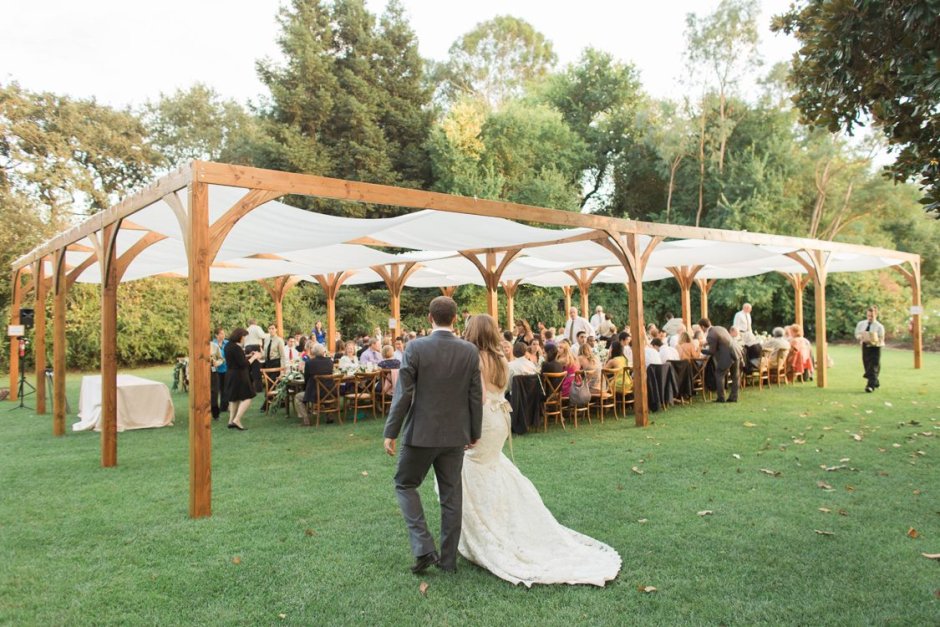 Деревянный шатер для свадьбы