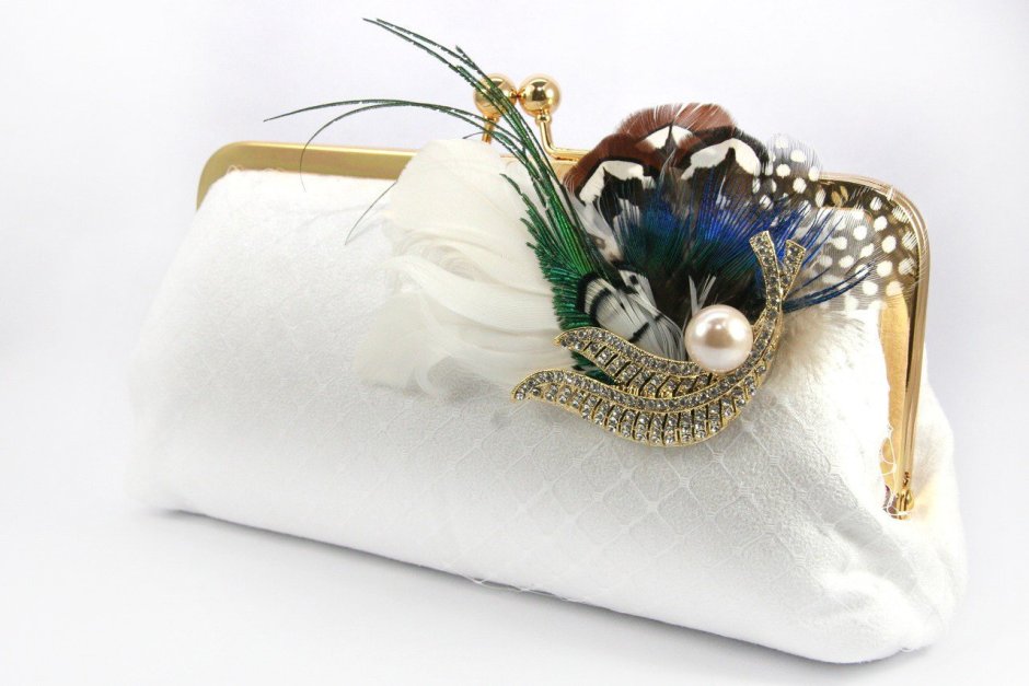 Свадебная сумочка для невесты с брошкой