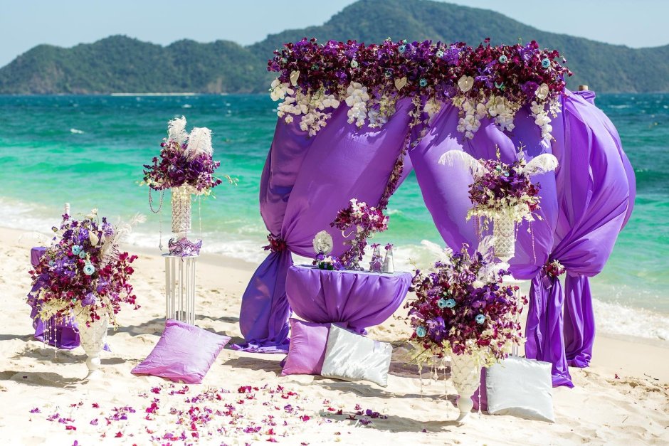 Место для свадьбы в фиолетовом цвете