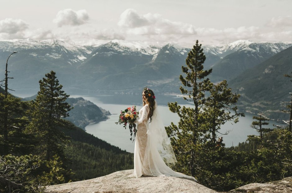 Свадьба на природе в горах