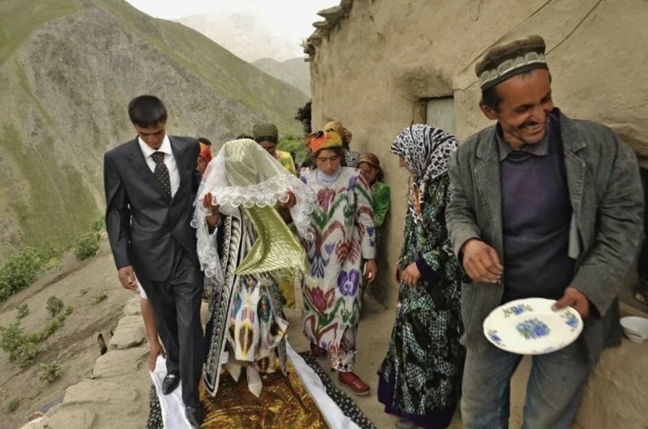 Семья бедни Таджикистане