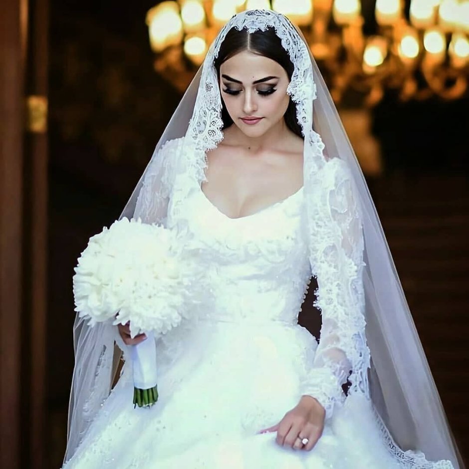 Esra Bilgiç свадьба