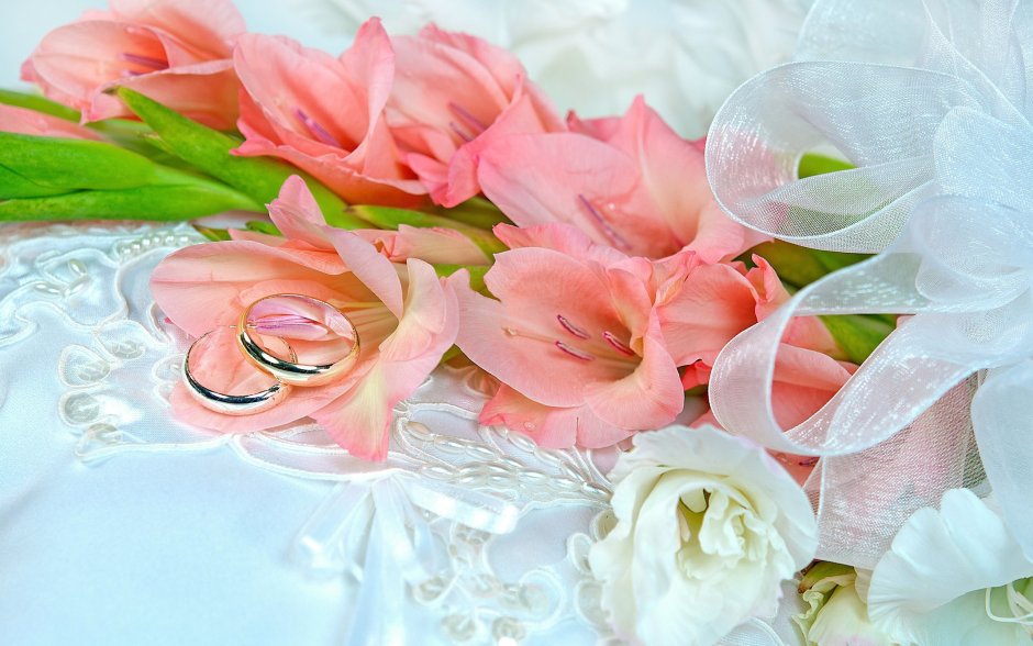 Свадебные цветы гладиолусы