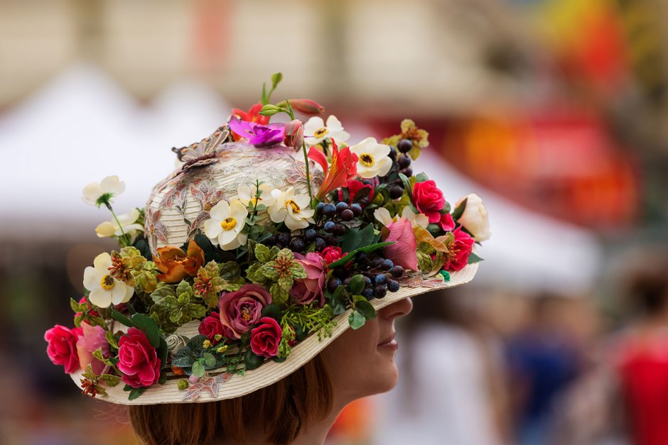 Парад шляпок цветы