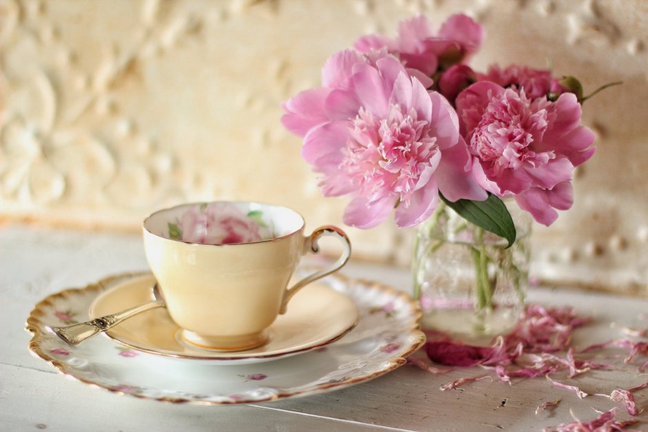 Чаепитие в розовых тонах