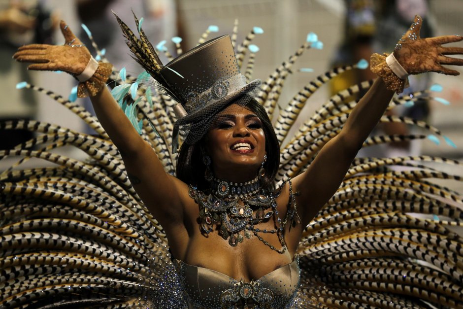 Танцовщицы Бразилия сампадром