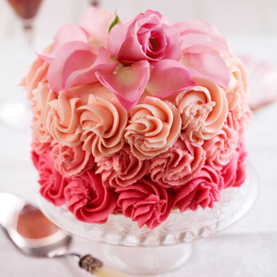 Тортик с розами очень красивый