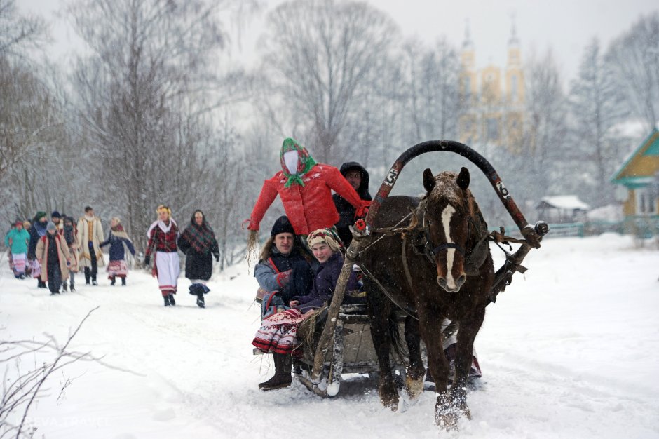 Катания на санях на Масленицу