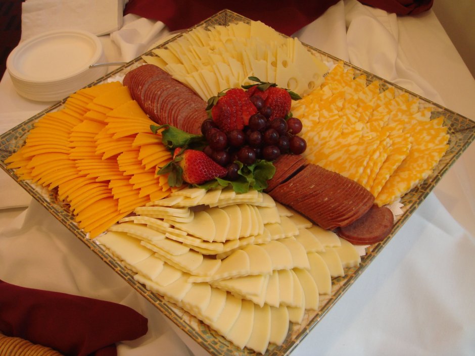 Красивая нарезка сыра