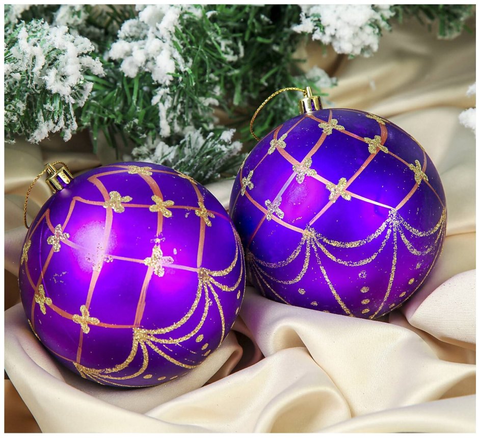 Фиолетовые новогодние шары