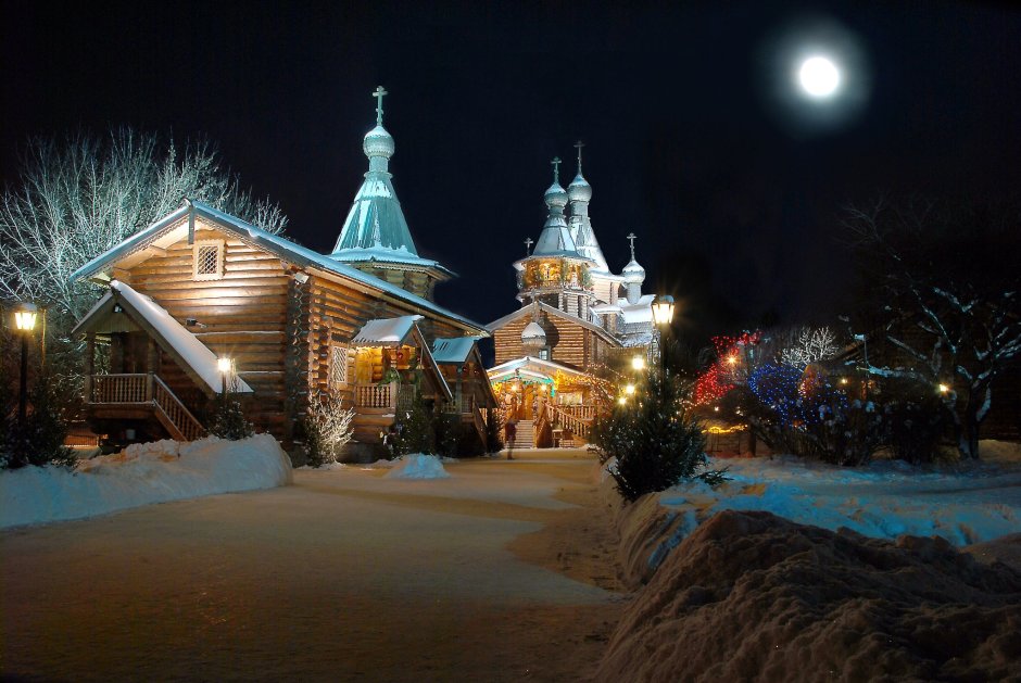 Храм ночью зимой