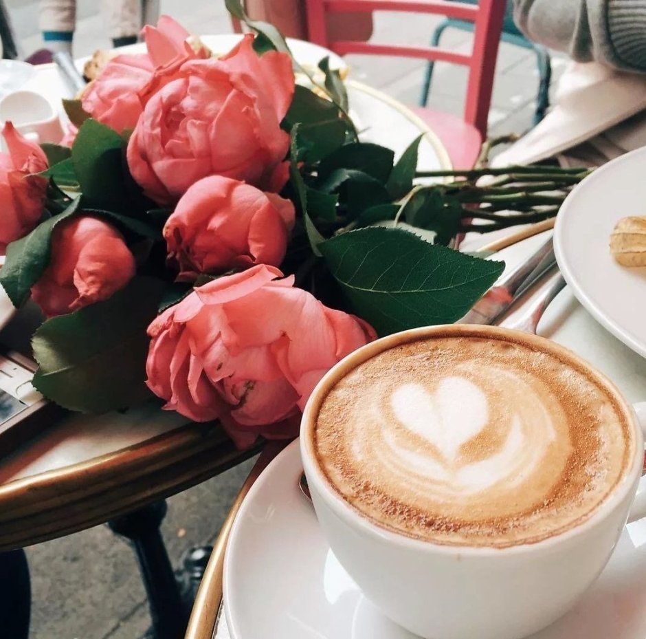 Утренний кофе и цветы