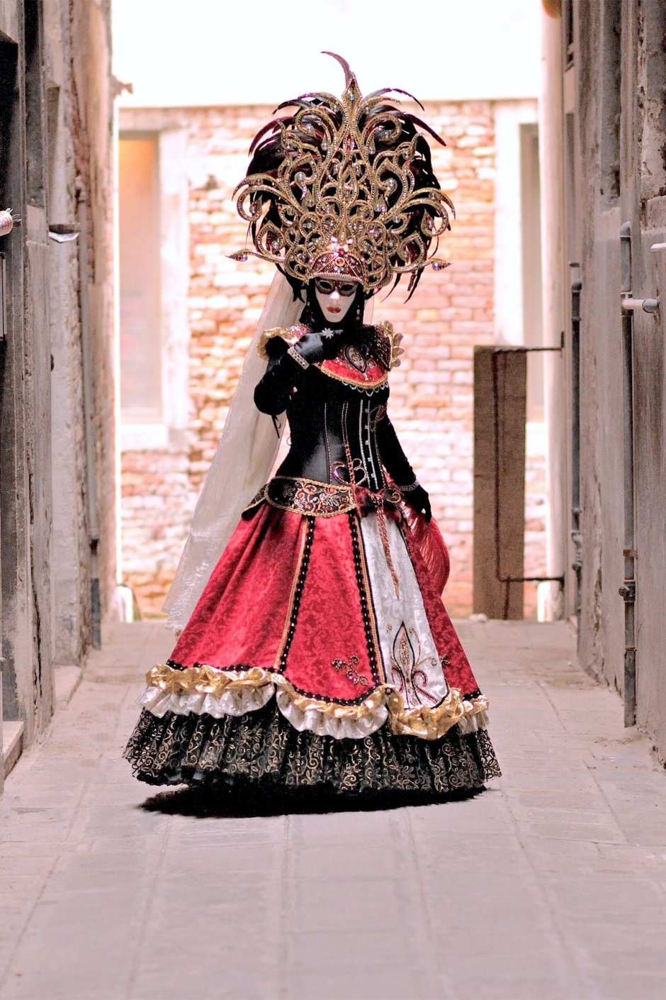 Венецианский карнавал костюм ферзя