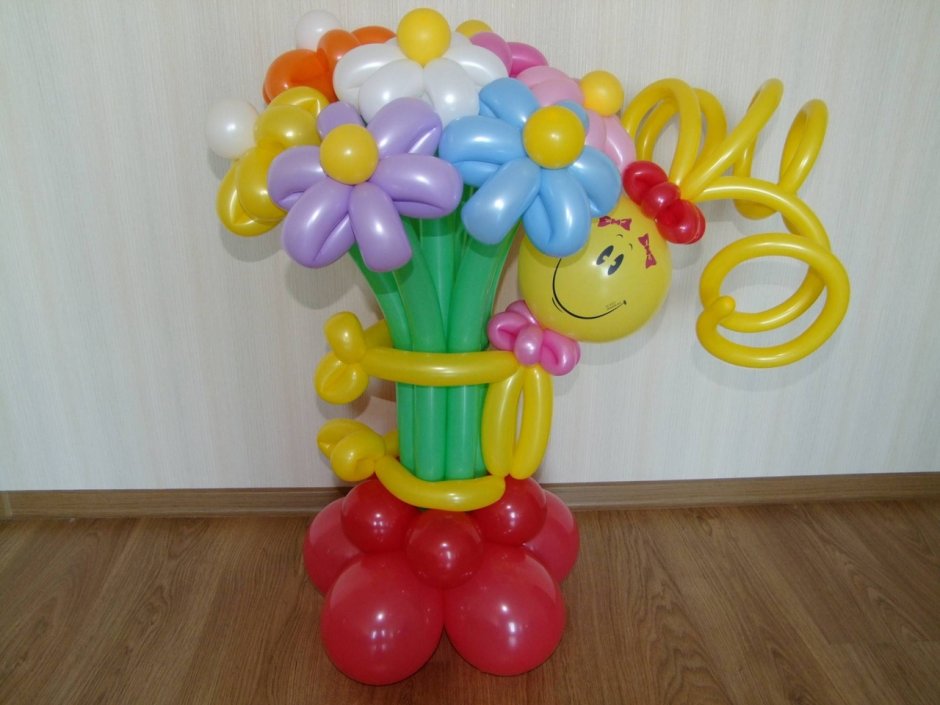 Подарок из воздушных шаров на день рождения