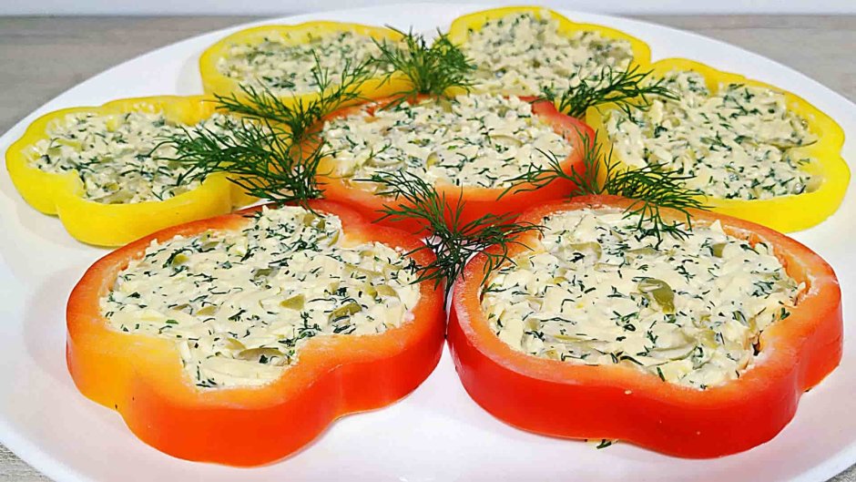 Перец болгарский фаршированный сыром