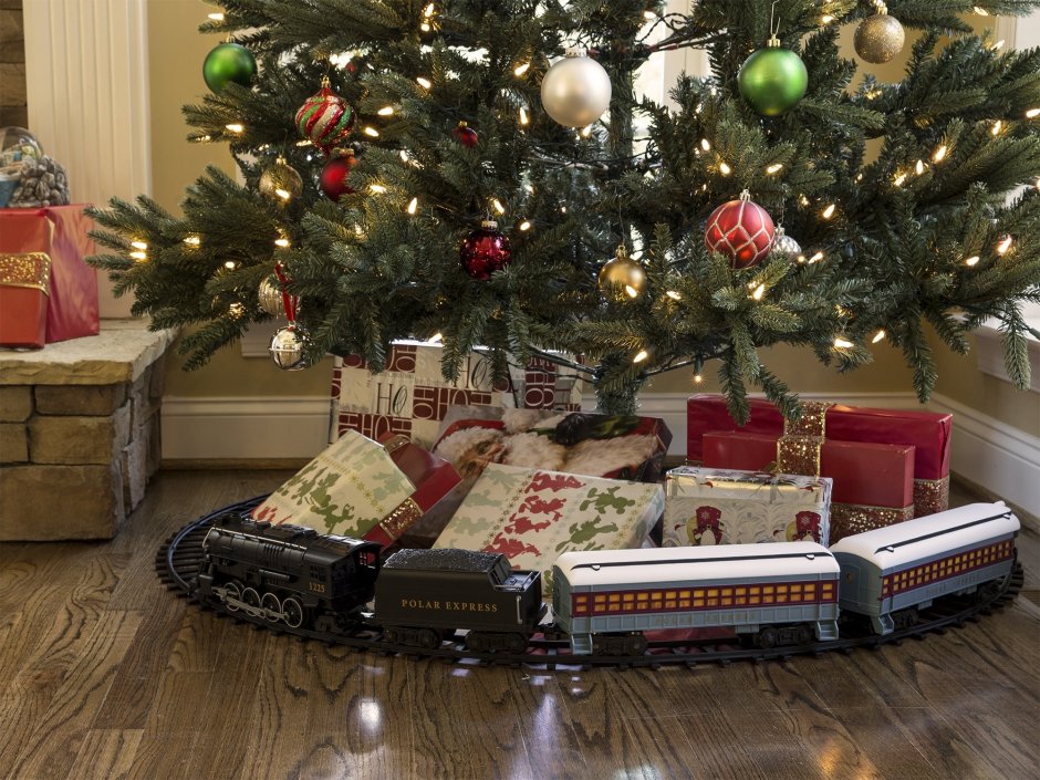 Christmas Tree with Train