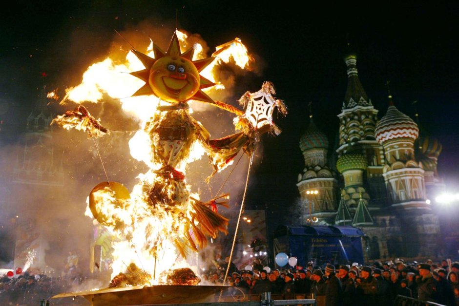 Масленица в Москве сожжение чучела