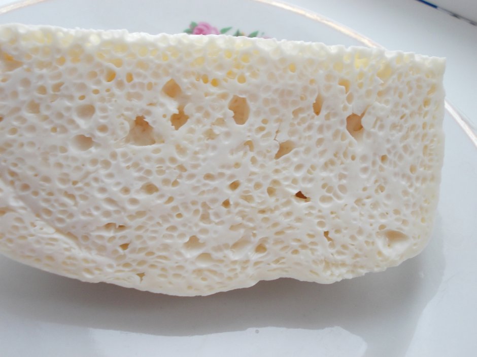Домашний сыр с дырочками