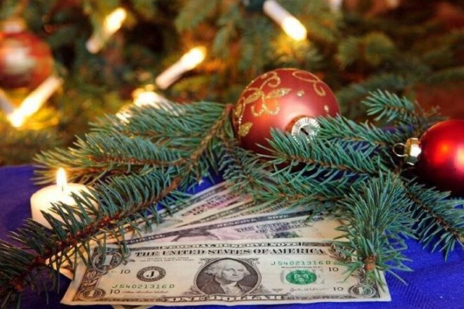 Новогодняя елка с деньгами