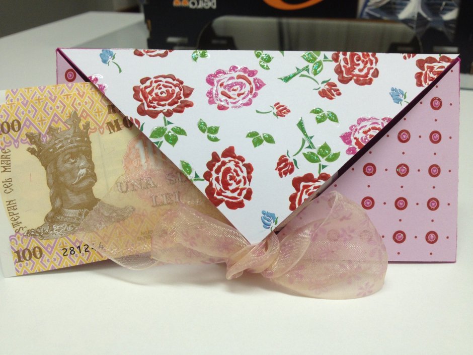 Подарочный конверт из бумаги для денег