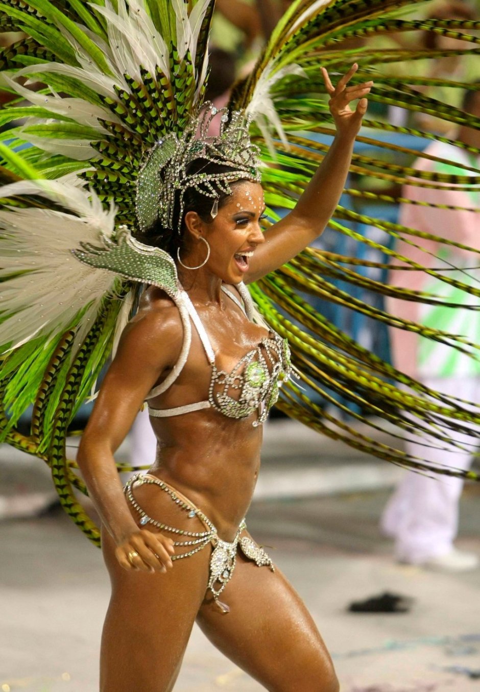 Рио де Жанейро карнавал женщины индейцы
